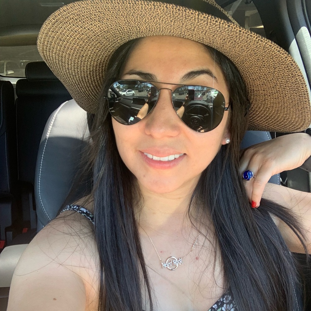Meet your Posher, Lorena